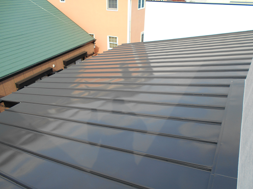 優れた遮熱性を持ち合わせた屋根用フッ素樹脂塗料で見違える輝きへ
