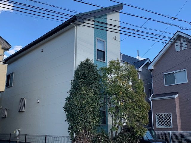 ひときわ目立つ素敵なお家に