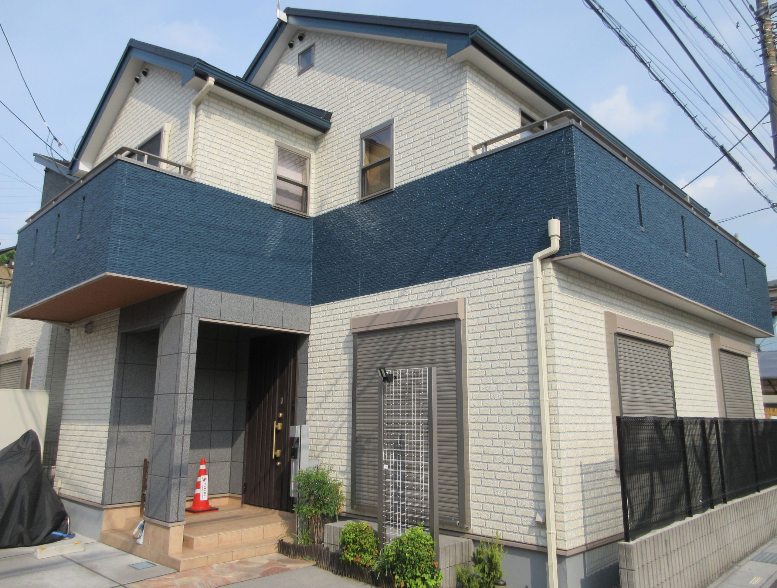 屋根カバーと超低汚染塗料で新築時の感動をもう一度！