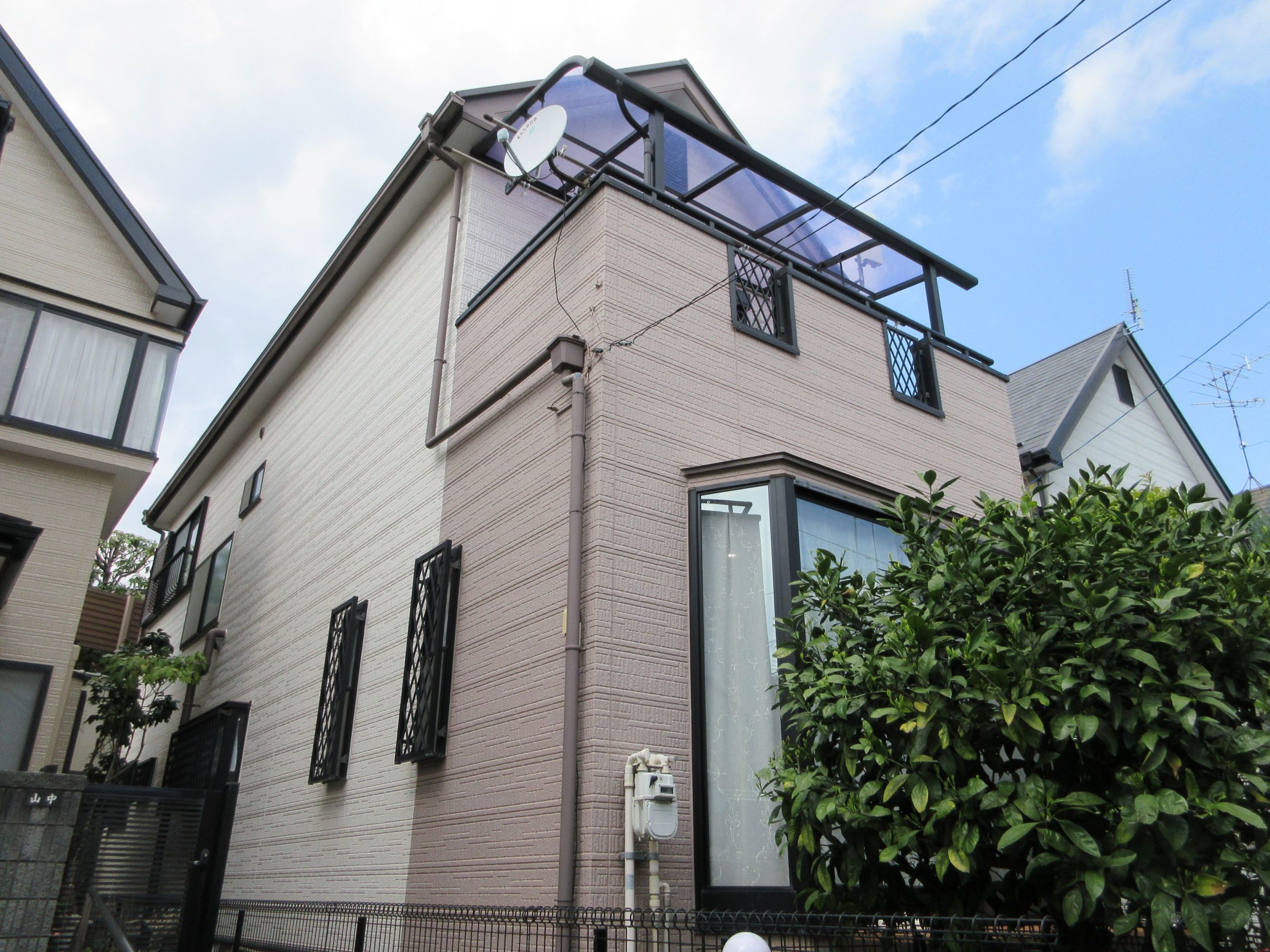 塗り替えで明るい印象に仕上がりました