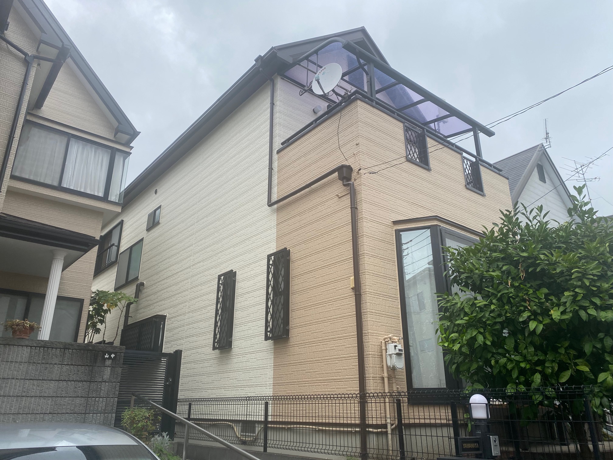 塗り替えで明るい印象に仕上がりました